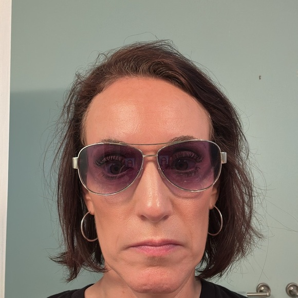 Vera Bradley women’s sunglasses and matching case. The frame is a light gold. - Picture 17 of 17